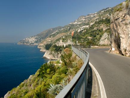 דרך חוף אמאלפי דרום איטליה -הדרכים היפות בעולם (צילום: Bill Grove, Istock)